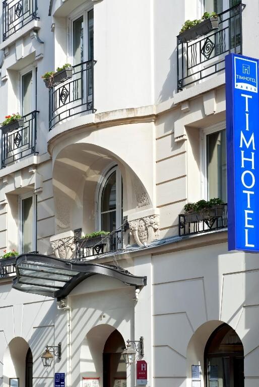Timhotel Tour Montparnasse - Tap to explore photos