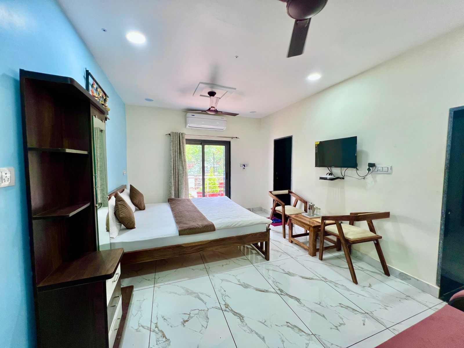 Riddham Bunglow Homestay - Tap to explore photos