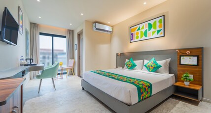 Treebo Raahgir Suites Room Type - Deluxe Family Room