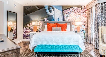 Hotel Indigo Atlanta Vinings Room Type - 1 King Bed Suite Mobil Access Roll Shwr