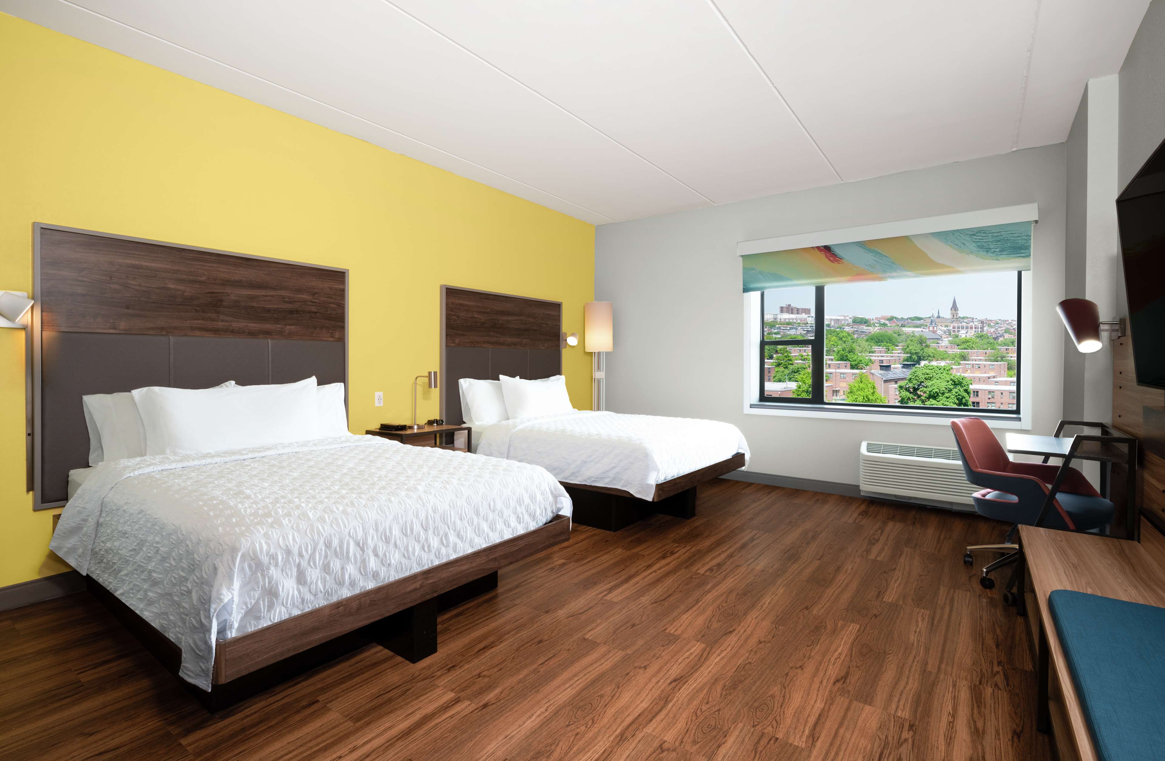 Tru By Hilton Baltimore Harbor East, MD - Tap to explore photos