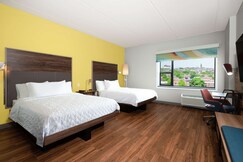 Tru By Hilton Baltimore Harbor East, MD