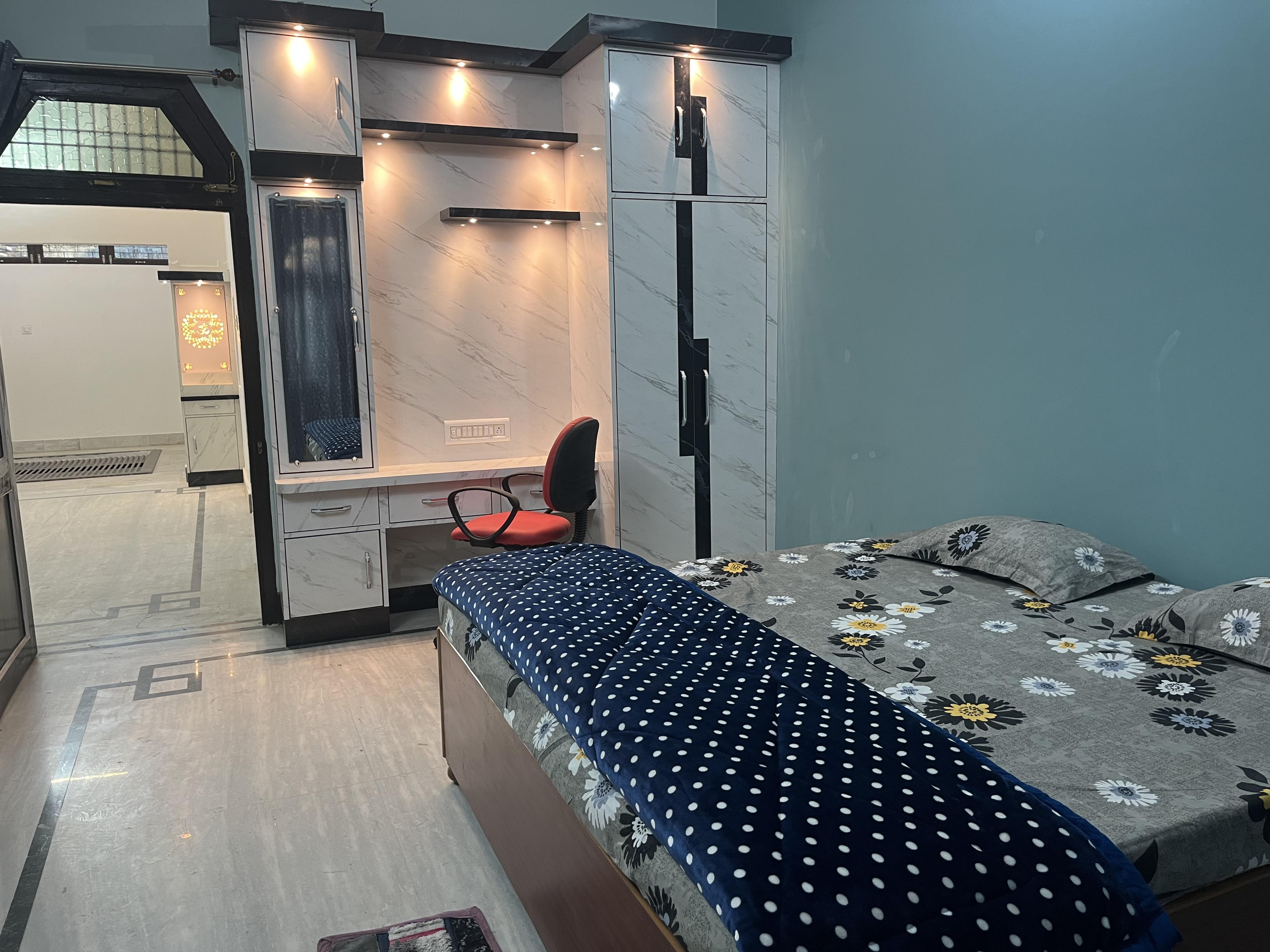 Universal home stay - Tap to explore photos