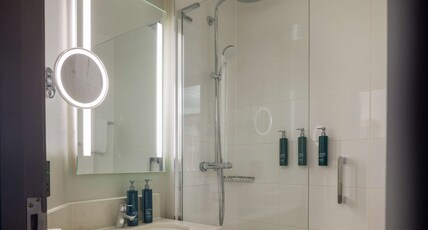DoubleTree by Hilton Hotel London - Chelsea Room Type - King Guest Room
