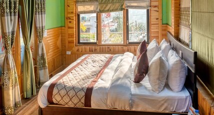 Hotel Walnut Creek Room Type - Family suit (Wooden Cottage)