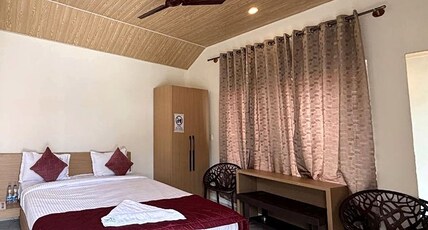 Chirooss Homestay | Dorms & Rooms Room Type - Non Ac Lawn View Cottage