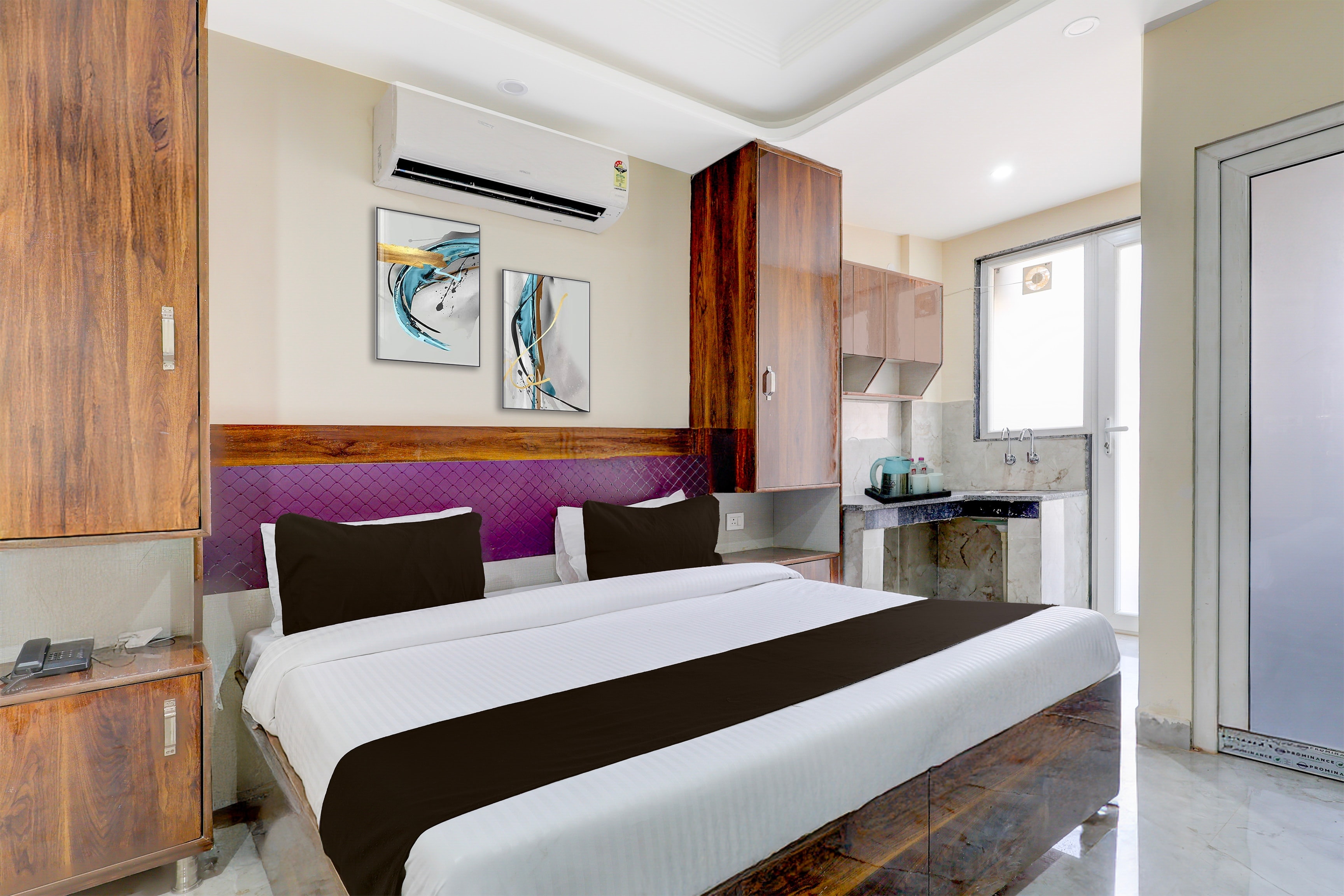 Townhouse Phase 3 DLF Cyber City - Tap to explore photos