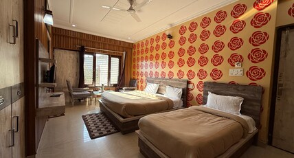 Hotel Royal Residency Room Type - Royal Triple Occupancy(without balcony)