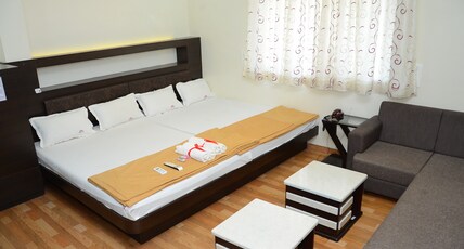 Hotel Pinnacle  Room Type - 4 Bed Suite Room