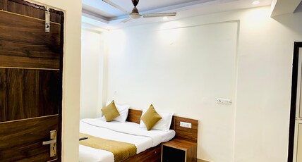 Galaxy Plaza Mayur Vihar Phase 1 Room Type - Standard King Room
