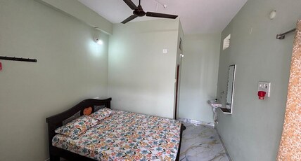 Trinetra Home Stay Room Type - Non AC Bedroom 4