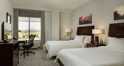 Hilton Garden Inn Phoenix Airport North Room Type - TWO BEDS MOUNTAIN VIEW