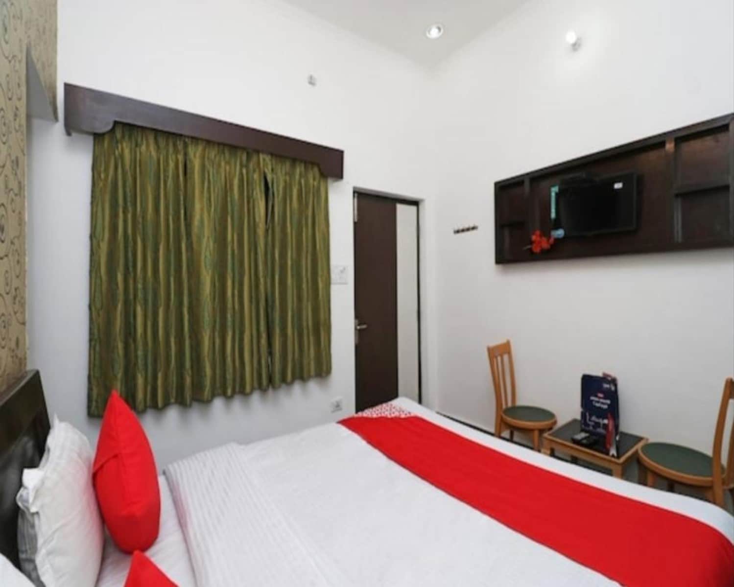 Hotel Amar MLS Heights - Tap to explore photos