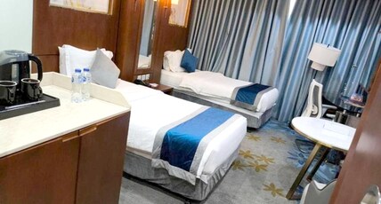 Sunday Hotel Kingdom Towers Formerly Warwick Al Dabab Hotel Room Type - Superior Family Room