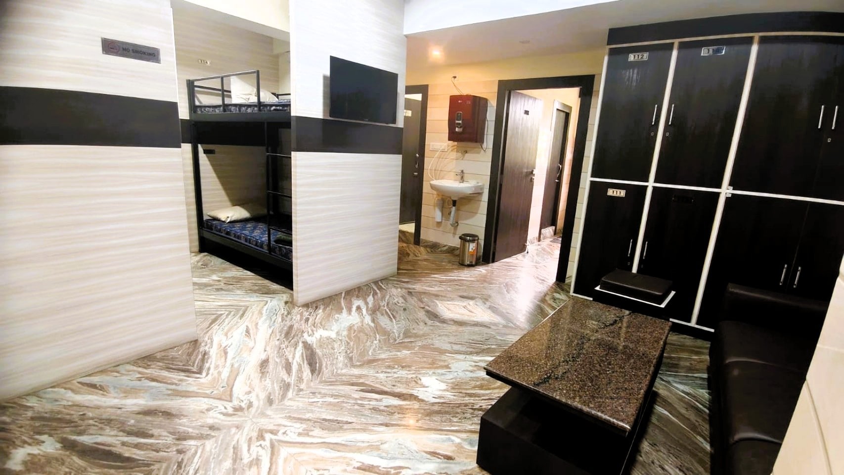 Shree Laxmi Guest House - Tap to explore photos