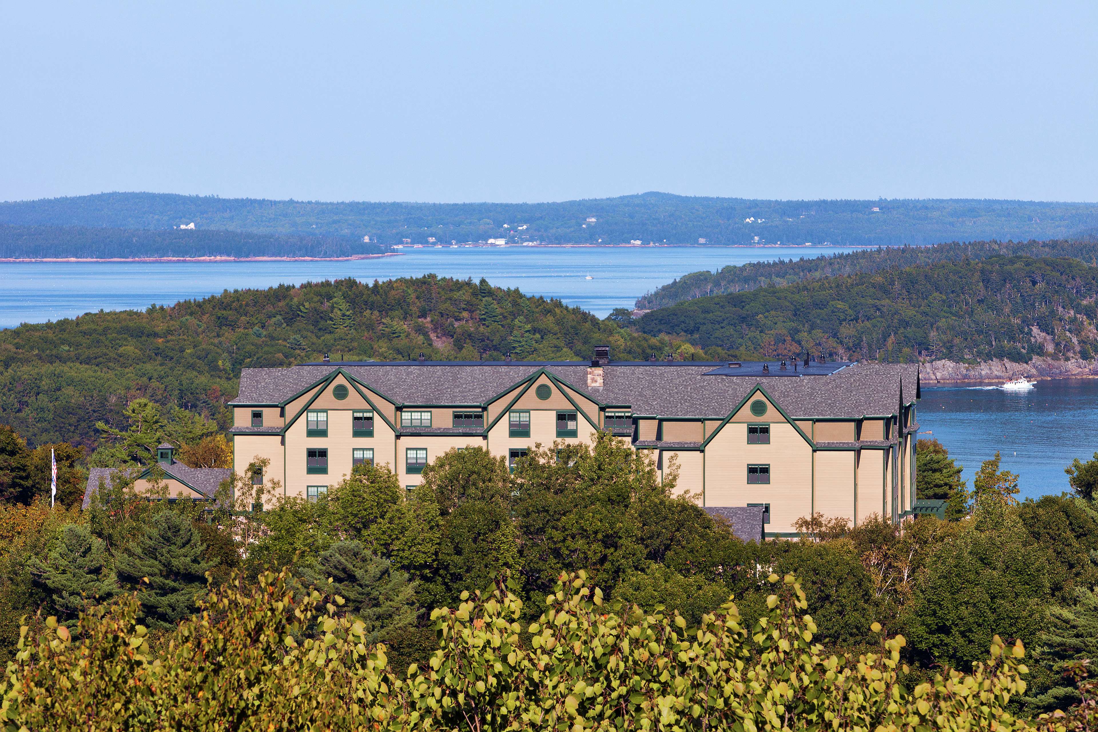 Hampton by Hilton Bar Harbor - Tap to explore photos