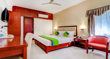 RR INN Group Of Hotels Room Type - Executive Room