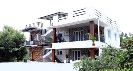 QUEEN PALACE COONOOR Room Type - Deluxe double room