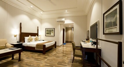 The Chanakya BNR Hotel Room Type - Superior Room with Work Desk