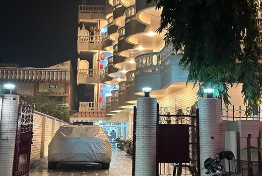 Madhav Hotel