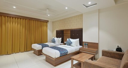 hotel royal square Room Type - Super Deluxe Room