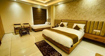 Hotel Mount view Room Type - Super Deluxe Triple Room