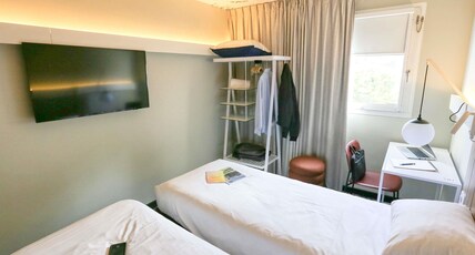 ibis Biarritz Anglet Aeroport Room Type - Standard Room with 2 single beds ibis Biarritz Anglet Aeroport Room Type - Standard Room with 2 single beds