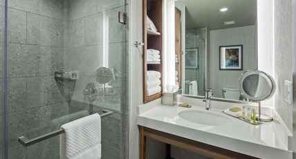 The Bevy Hotel Boerne, a DoubleTree by Hilton Room Type - 2 QUEENS HEARING ACCESS