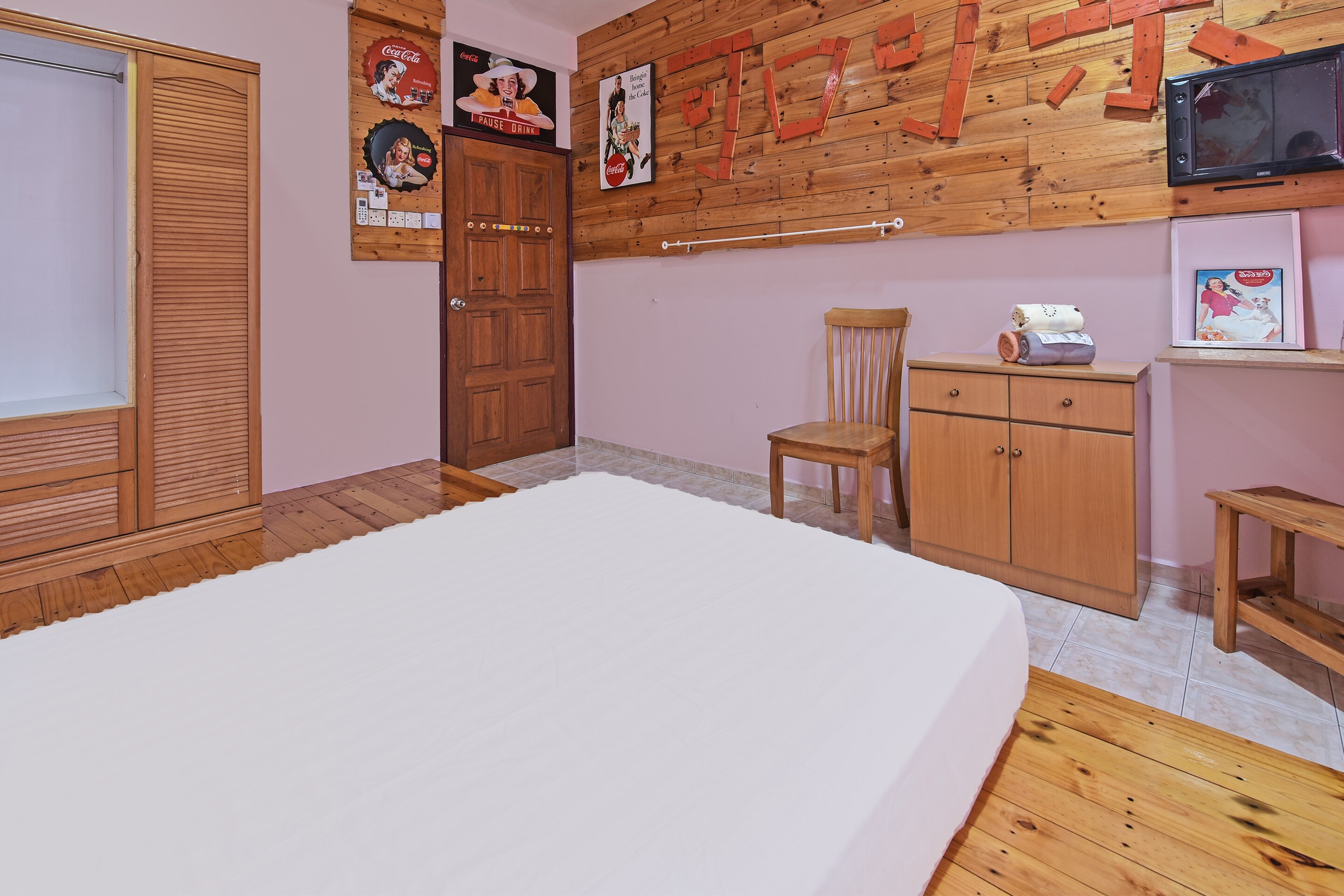 Hotel O Coke Guest House - Tap to explore photos
