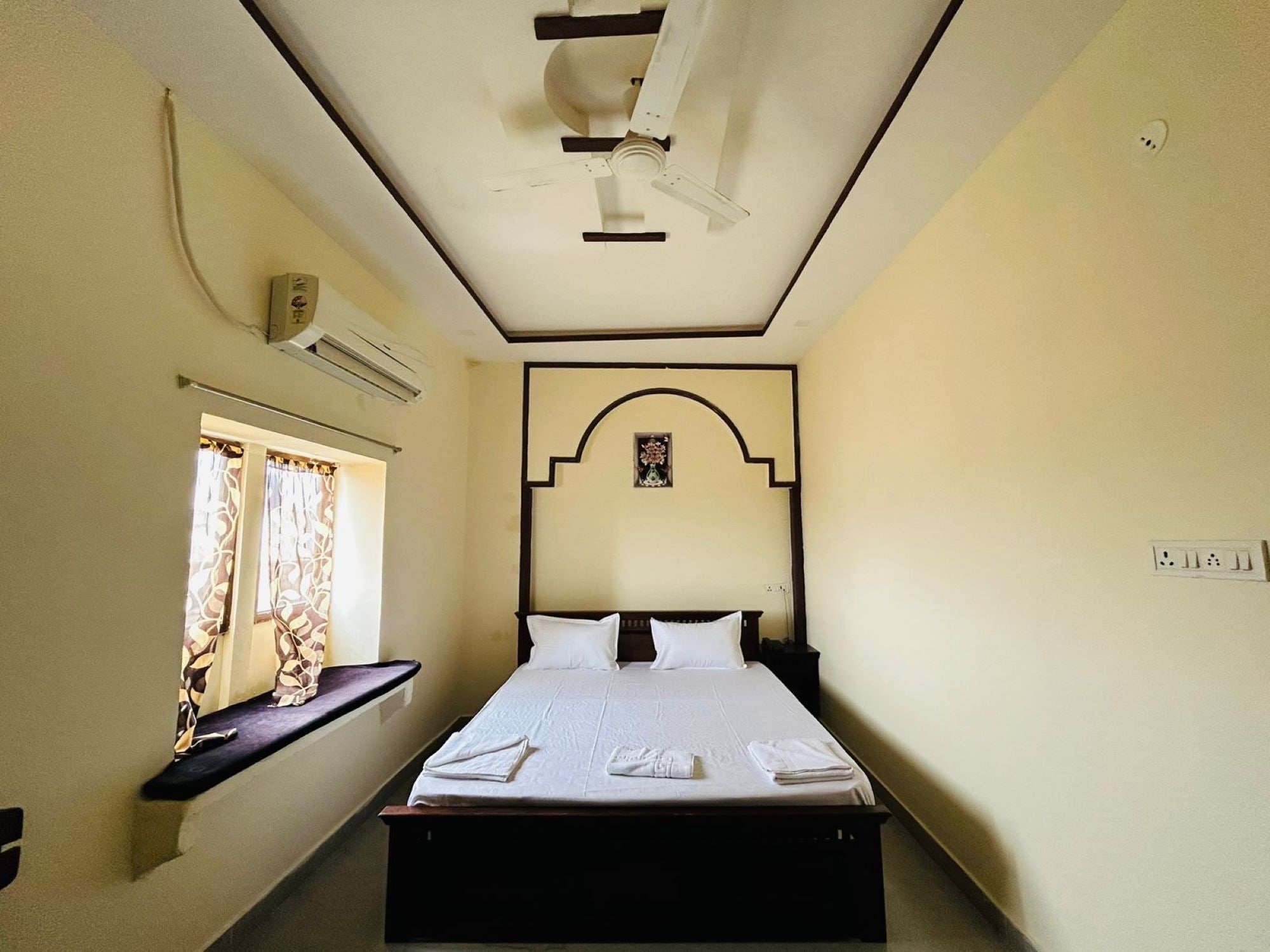 Hotel Sungold Jaisalmer - Tap to explore photos