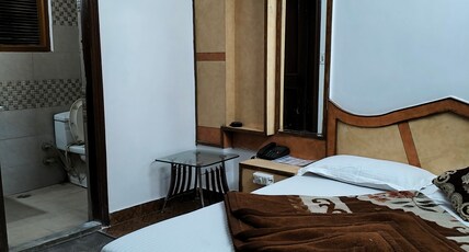 Hotel Yatri International G.H Room Type - Economy Double Room (Non Ac)
