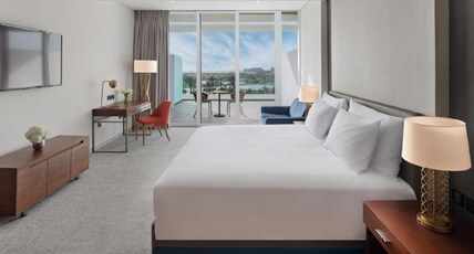JA Lake View Hotel, Dubai Room Type - One Bedroom Private Pool Suite with Access to Lounge and 3 Pools