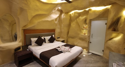 King Garden Resort (Pure Veg) Room Type - KG Caves Room with Couple Jacuzzi King Garden Resort (Pure Veg) Room Type - KG Caves Room with Couple Jacuzzi