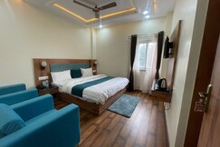 Hotel Devlok Inn