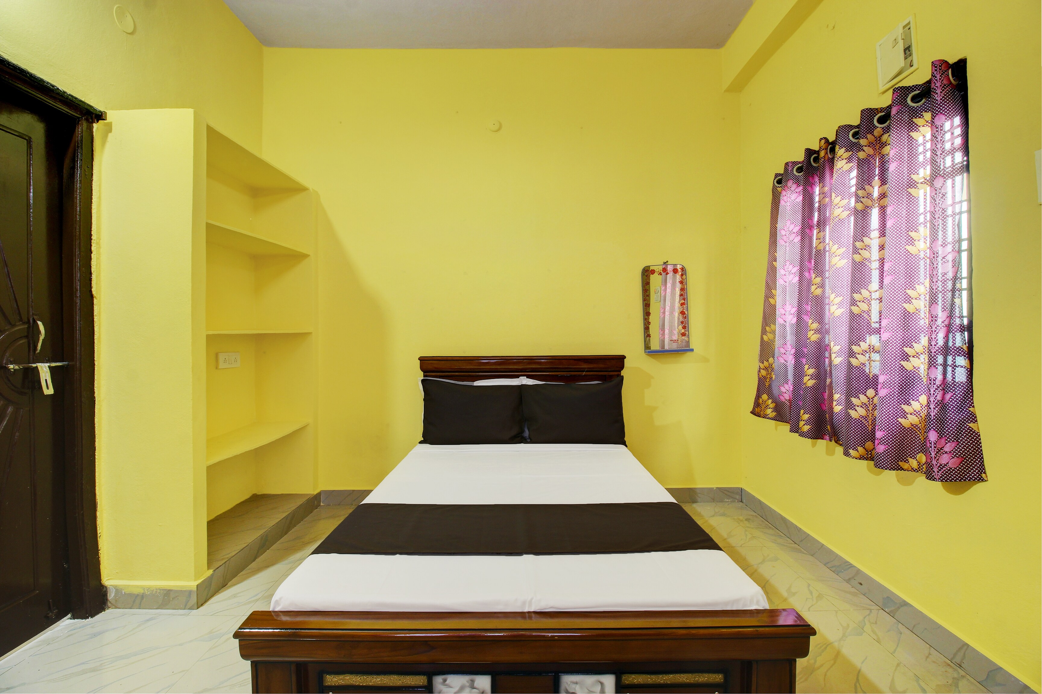 Hotel O A Guest House - Tap to explore photos