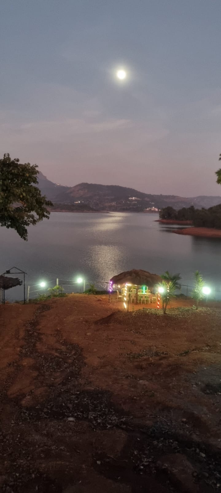 The Lake Vibe 3BHK with Pvt Pool - Tap to explore photos