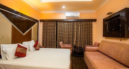 Hotel Vijoya International Room Type - DELUXE ROOM