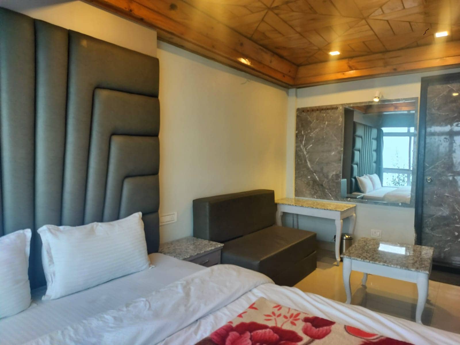Hotel Dreamland,Darjeeling - Tap to explore photos