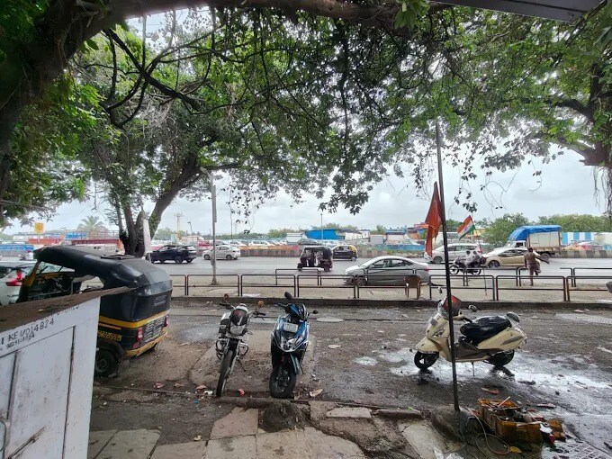 Rameshwar AC Dormitories Near Mumbai Airport - Tap to explore photos