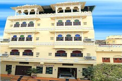 Hotel Janak Niwas - Udaipur