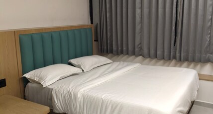 Hotel Shiva Inn Room Type - Deluxe Room