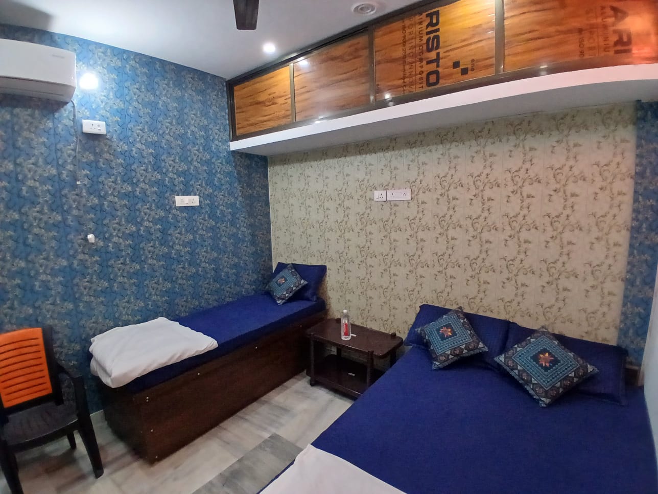 Kashvi Guest House - Tap to explore photos