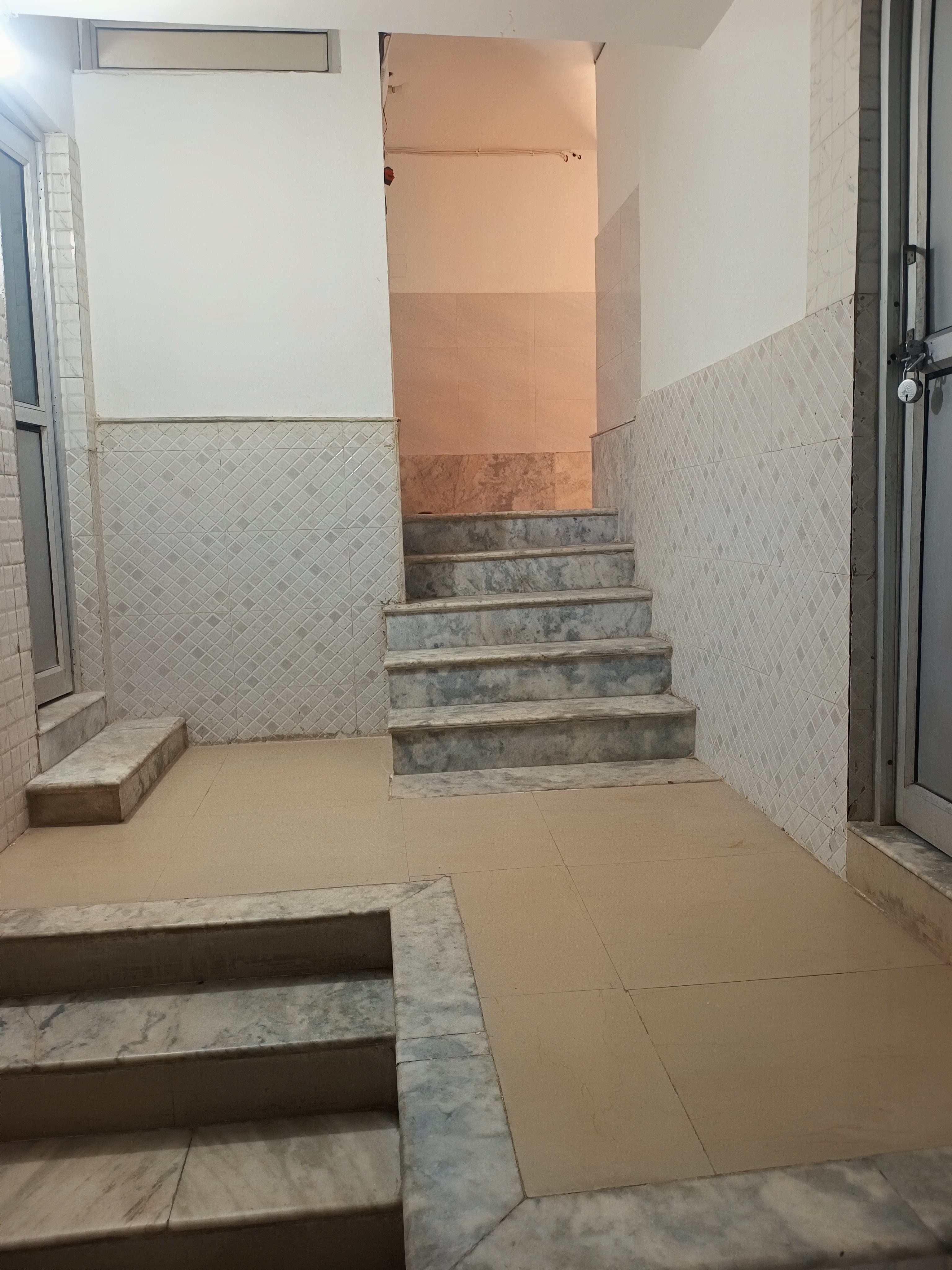 Vrindavan Bunk Hostel by Shiva - 5min Walk from Prem Mandir - Tap to explore photos