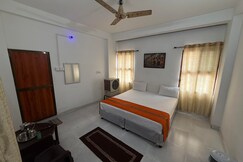 Rama Gopal Atithi Ashram