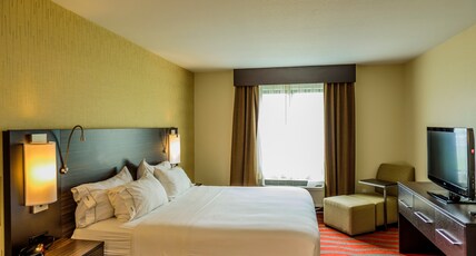 Holiday Inn Express BRADFORD Room Type - 1 King Suite Sofa Bed