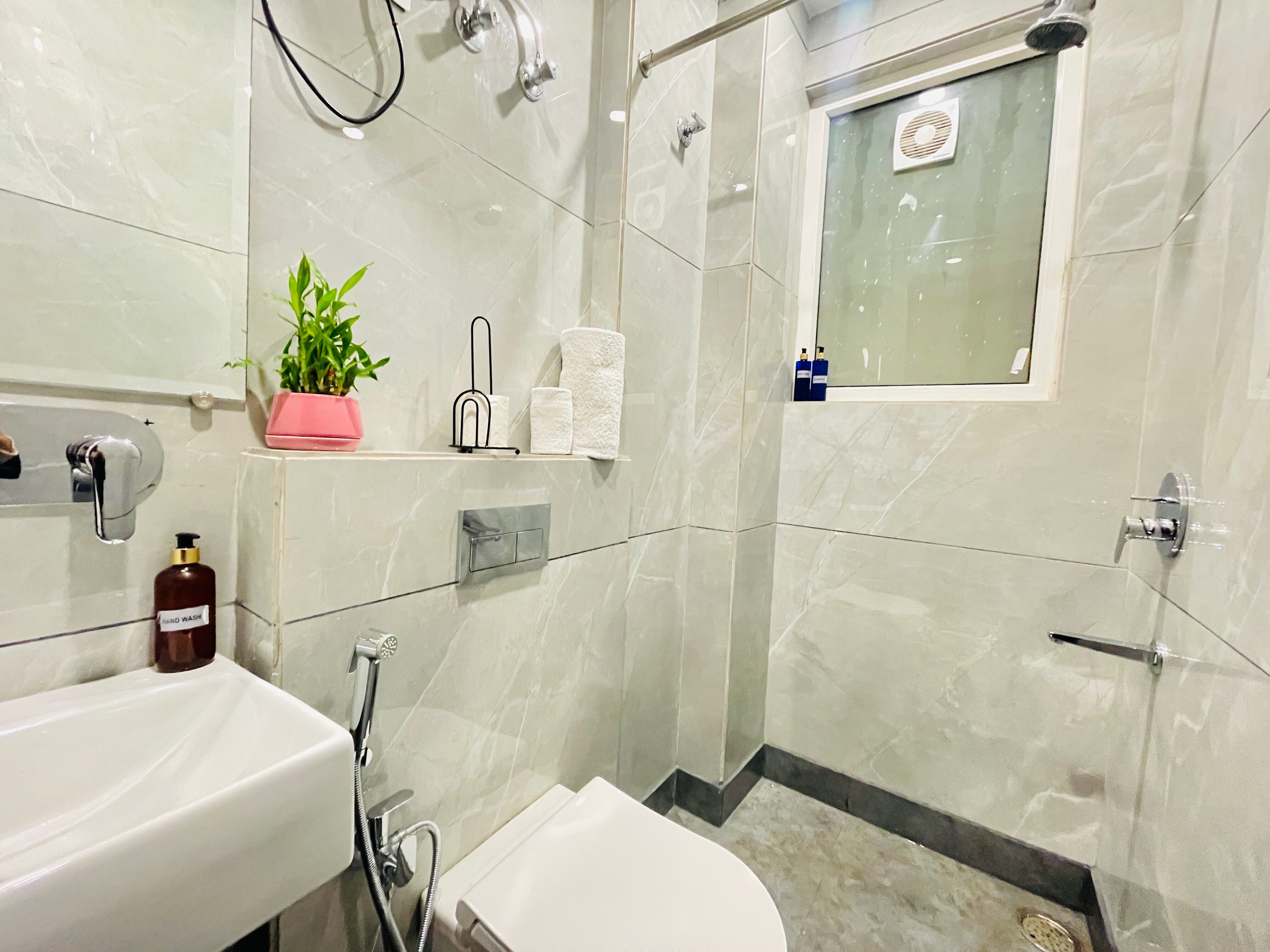 Bedchambers Serviced Apartments DLF Cybercity Gurgaon - Tap to explore photos