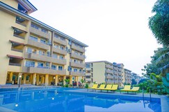 Stunning 2 BHK Apartment with Lift & pool | 5 mins drive to Candolim Beach