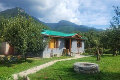 Naggar Studio- 3BHK Homestay by Homeyhuts