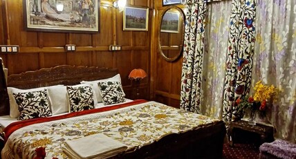 Houseboat Harmonyy Room Type - Room in a houseboat