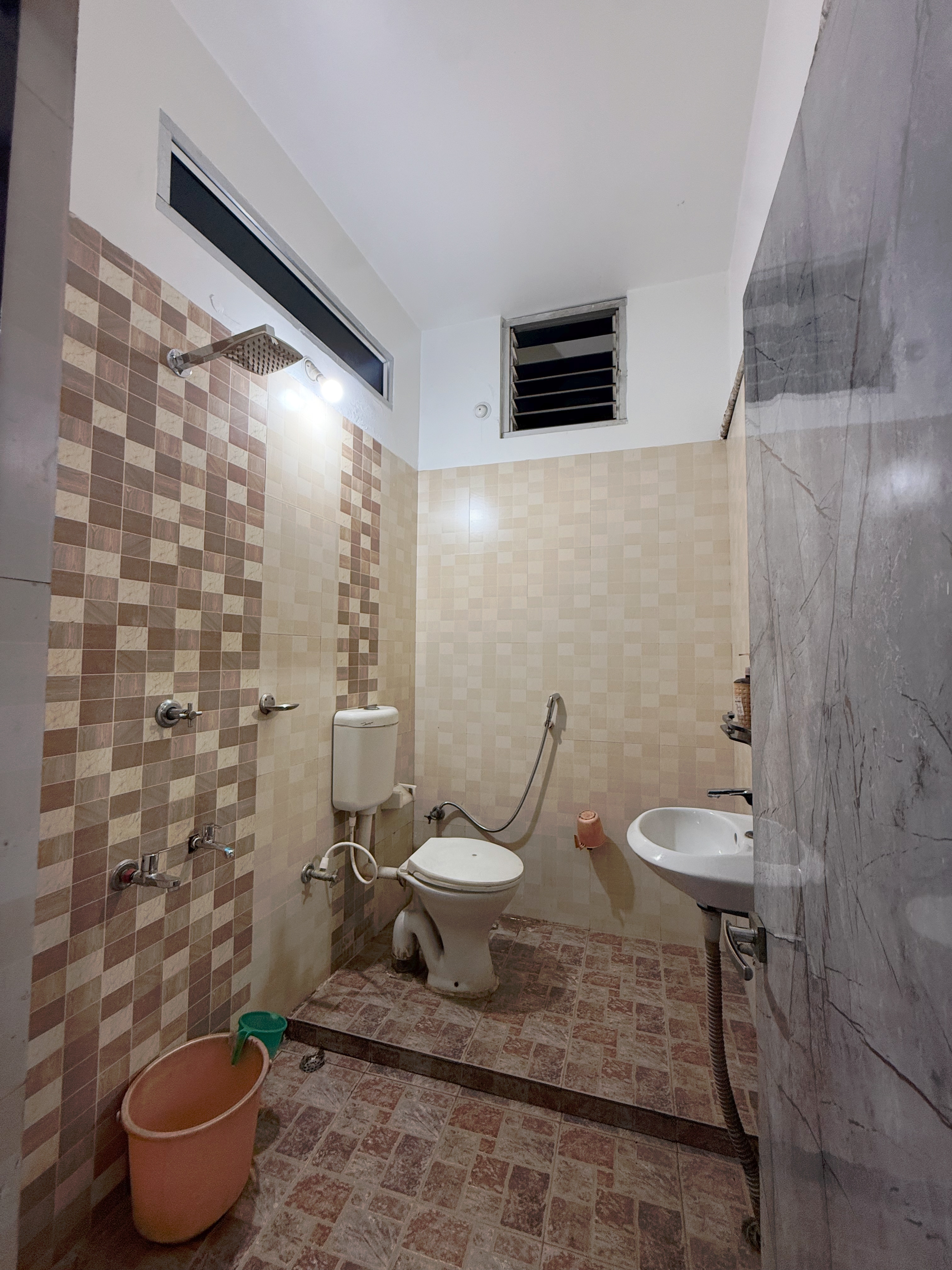 HOTEL BALAJI INTERNATIONAL FORBESGANJ - Tap to explore photos